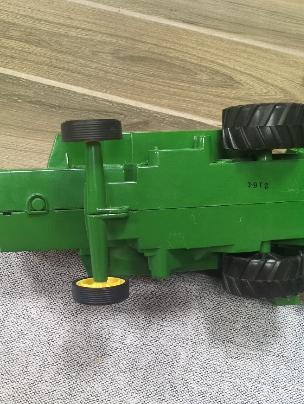 John Deere Green and Yellow Toy Combine with Removable Headers - Picture 3 of 5